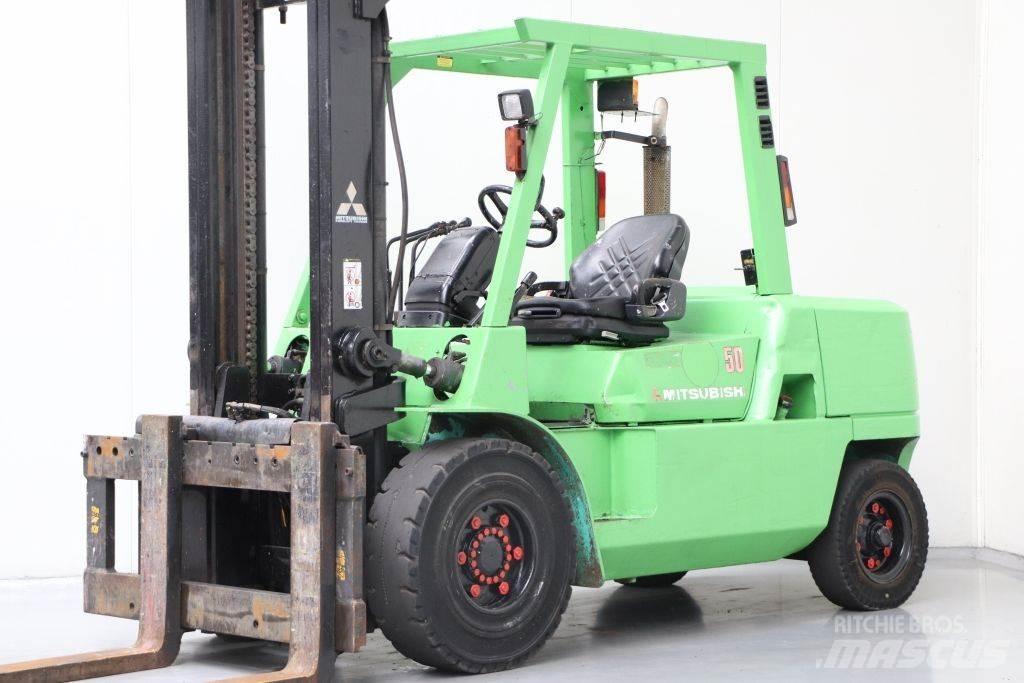 Mitsubishi FD50K Diesel Trucker