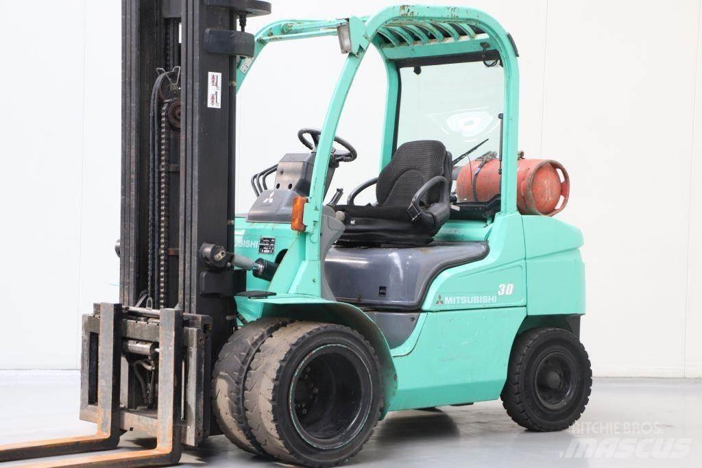 Mitsubishi FG30N Propan trucker