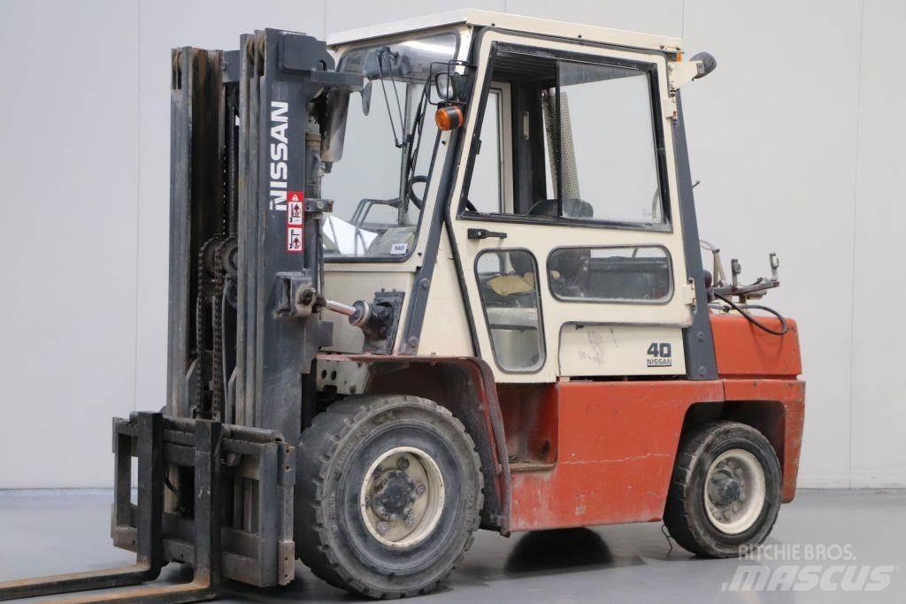 Nissan BF03A35U Propan trucker