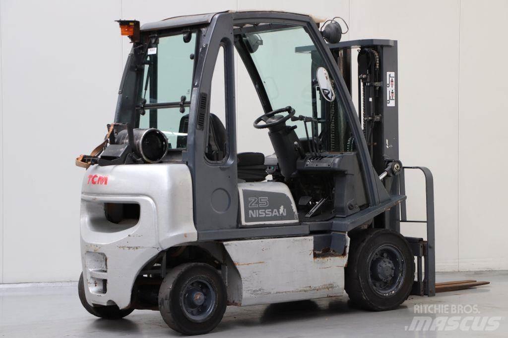 Nissan UD02A25PQ Propan trucker