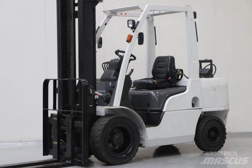 Nissan UG1F2A35DU Propan trucker