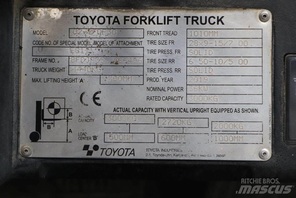 Toyota 02-8FDF30 Diesel Trucker