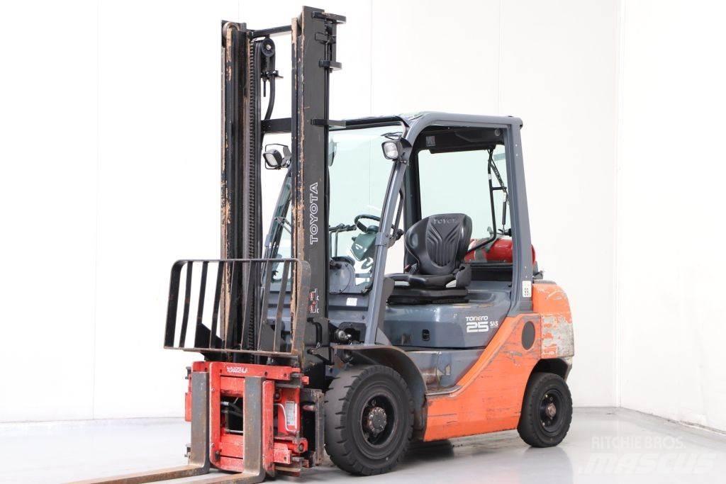 Toyota 02-8FGF25 Propan trucker