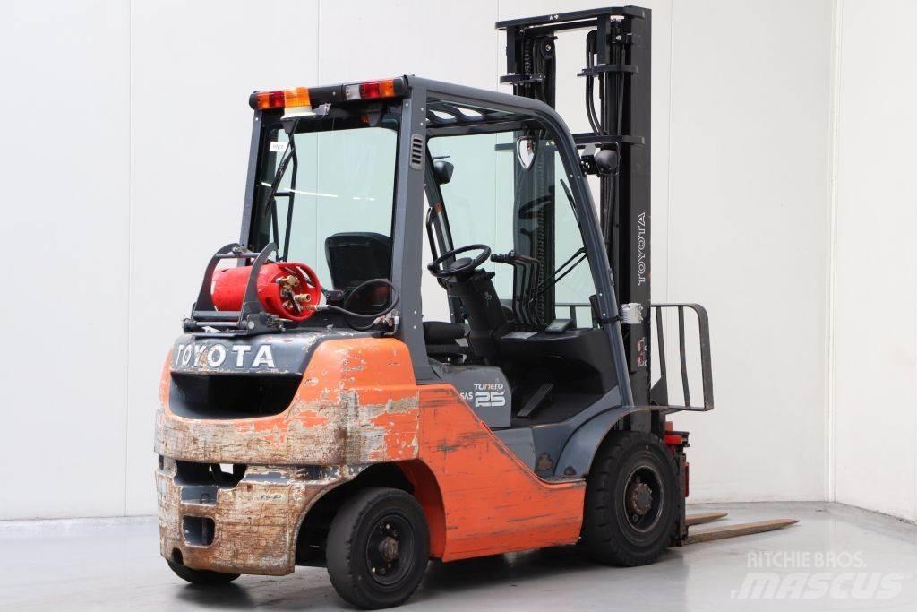 Toyota 02-8FGF25 Propan trucker