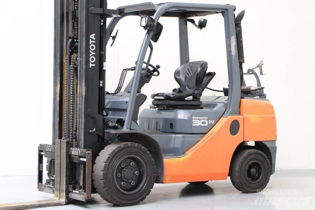 Toyota 02-8FGF30 Propan trucker