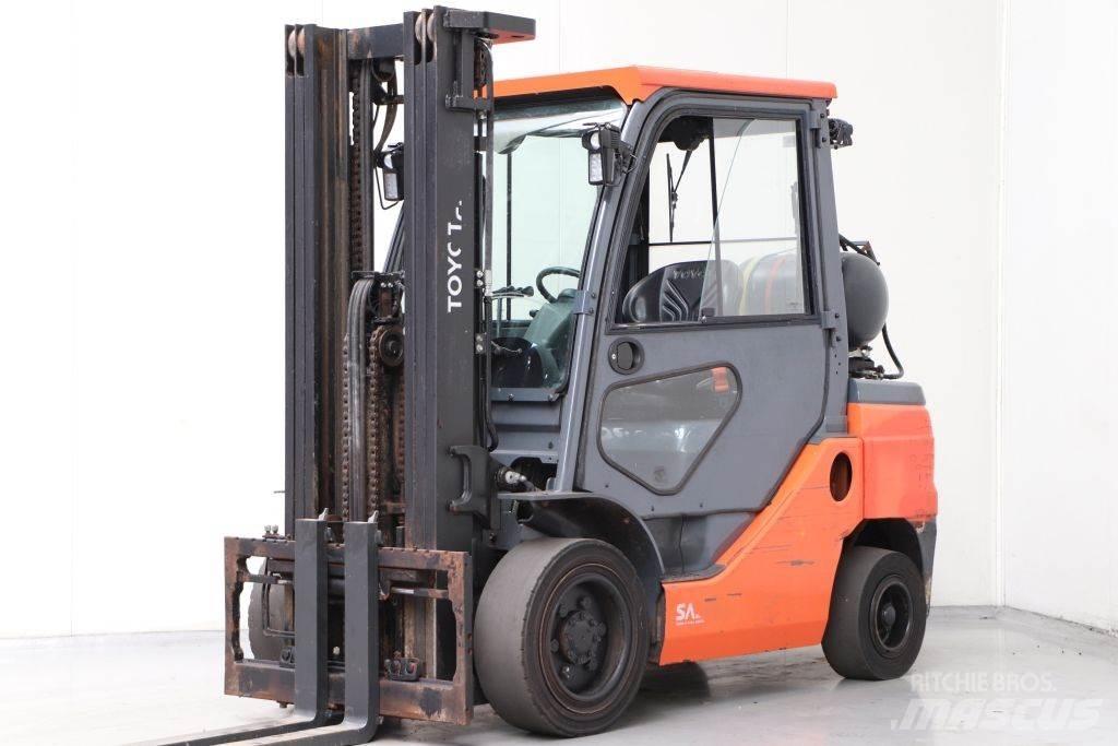Toyota 02-8FGF30 Propan trucker
