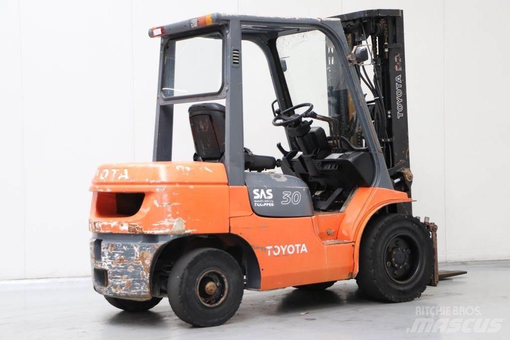 Toyota 62-7FDF30 Diesel Trucker