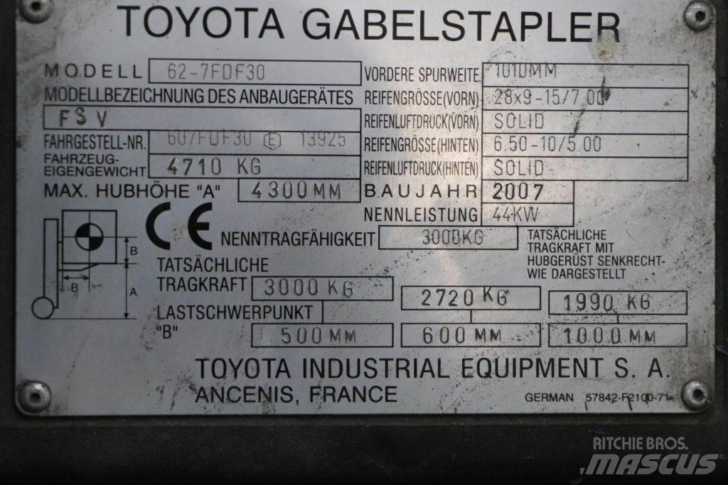 Toyota 62-7FDF30 Diesel Trucker
