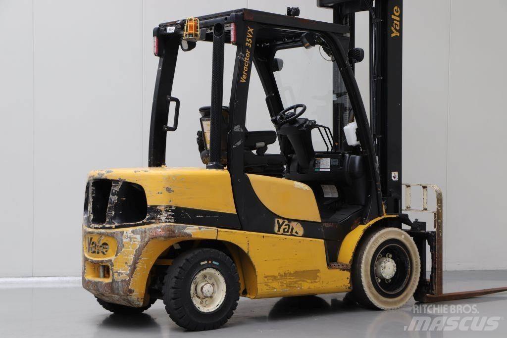 Yale GDP35VX Diesel Trucker