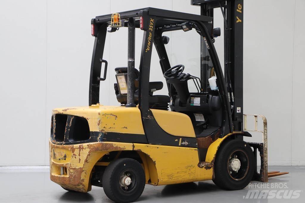 Yale GDP35VX Diesel Trucker