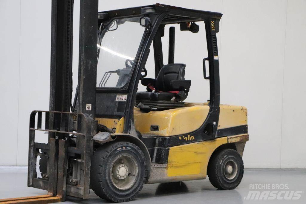 Yale GDP35VX Diesel Trucker