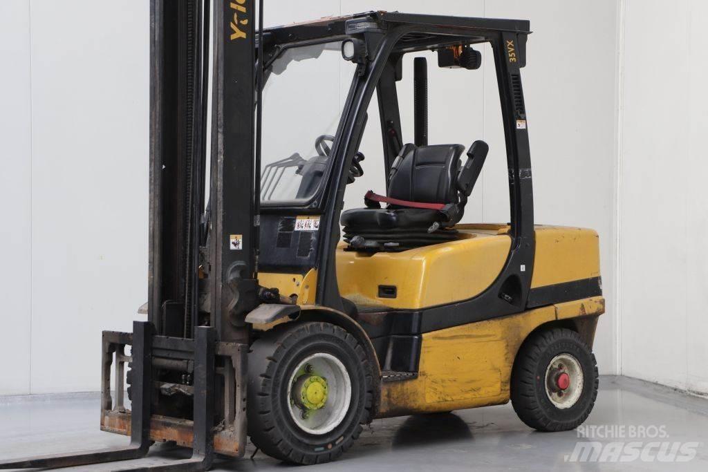 Yale GDP35VX Diesel Trucker