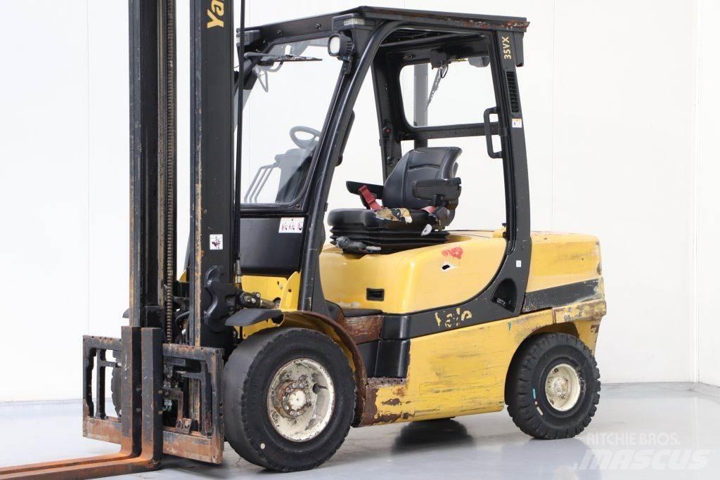 Yale GDP35VX Diesel Trucker