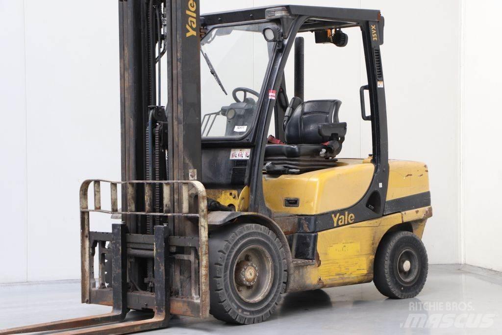 Yale GDP35VX Diesel Trucker