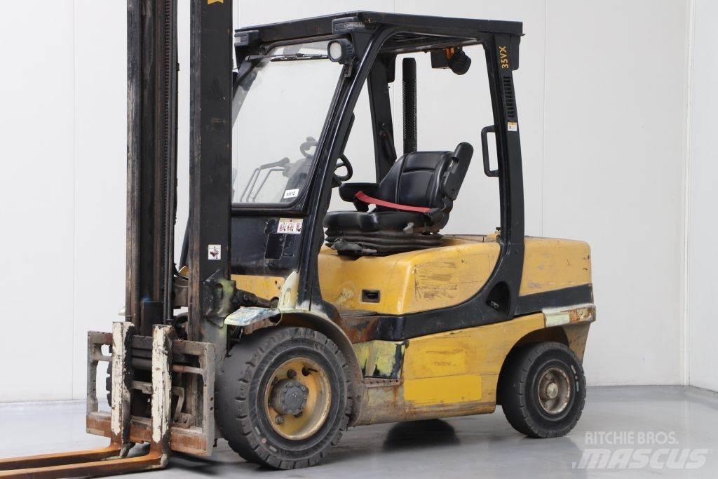 Yale GDP35VX Diesel Trucker