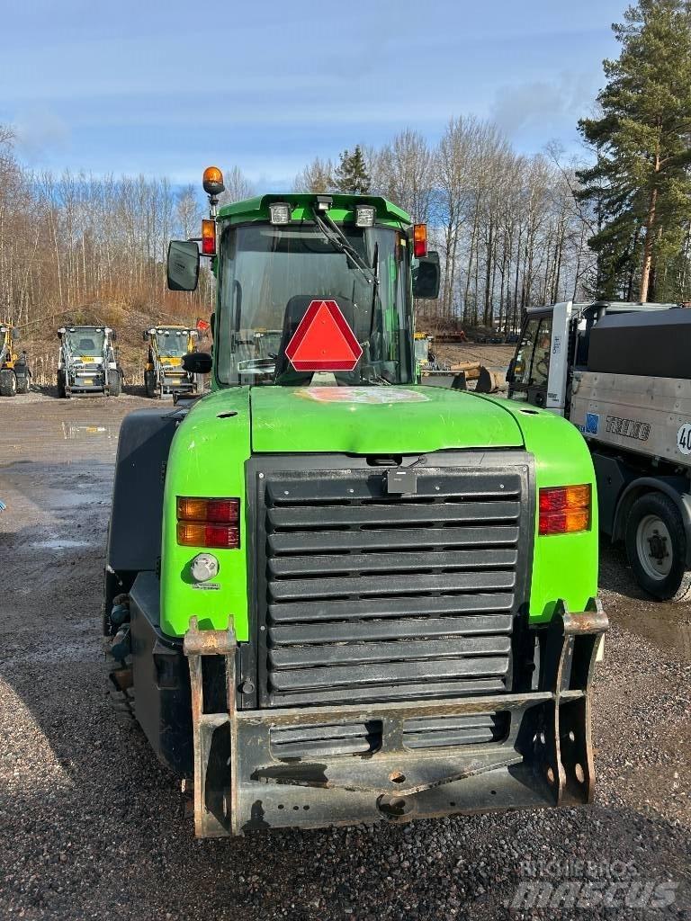 LM Trac 686 Kompakttraktorer