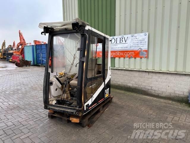 CAT 325 LN Førerhus og Interiør