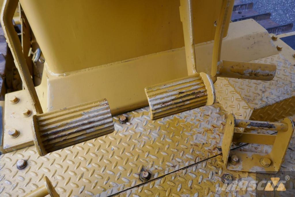 CAT D7G Ex-army Dozere Beltegående
