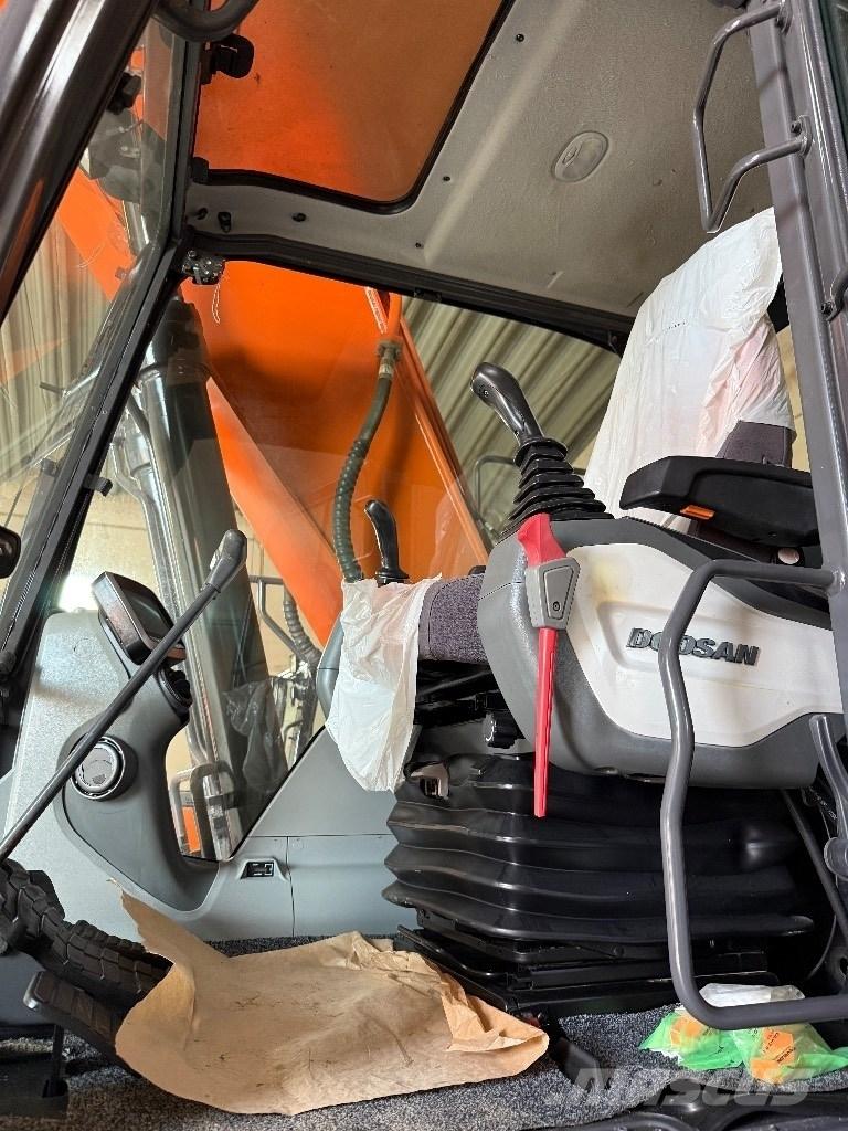  Dossan DX225Lc-5 Beltegraver