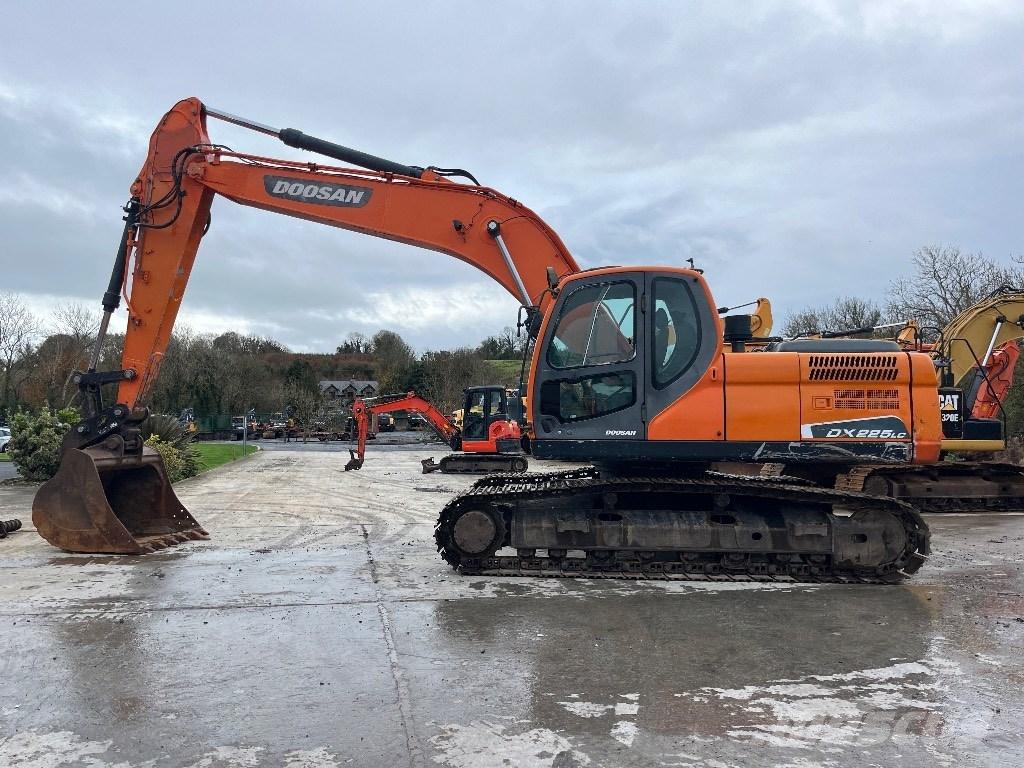 Doosan DX 225 LC-3 Beltegraver