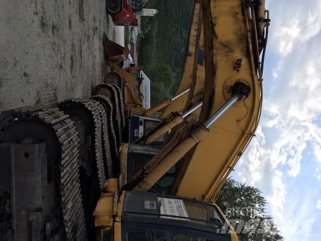 Komatsu 450 Beltegraver