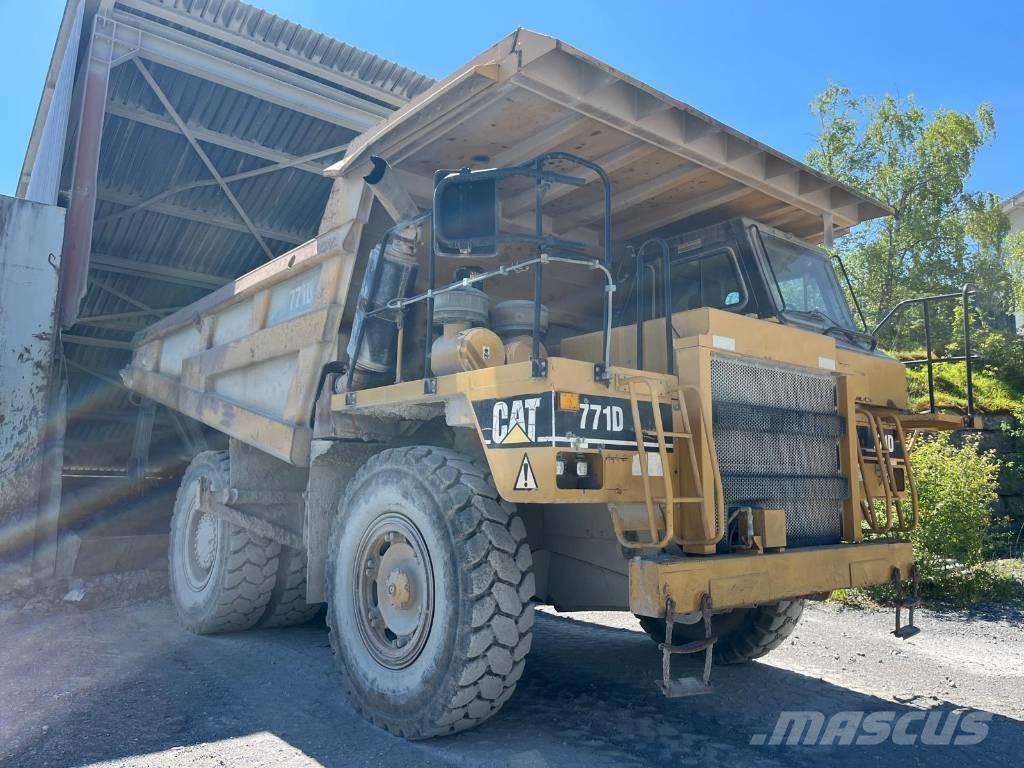 CAT 771D Tipptrucker