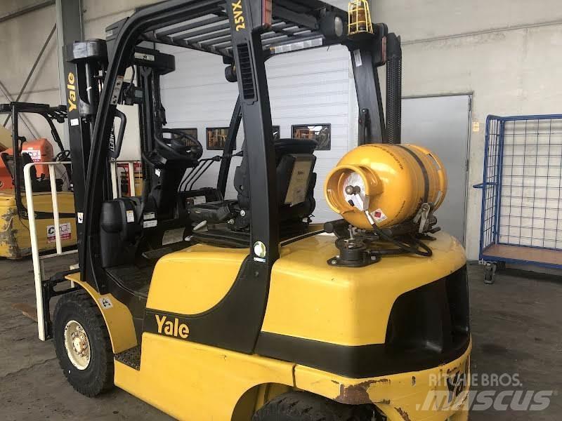 Yale GLP25VX Propan trucker