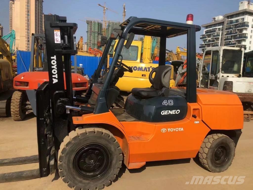 Toyota FD30 Diesel Trucker