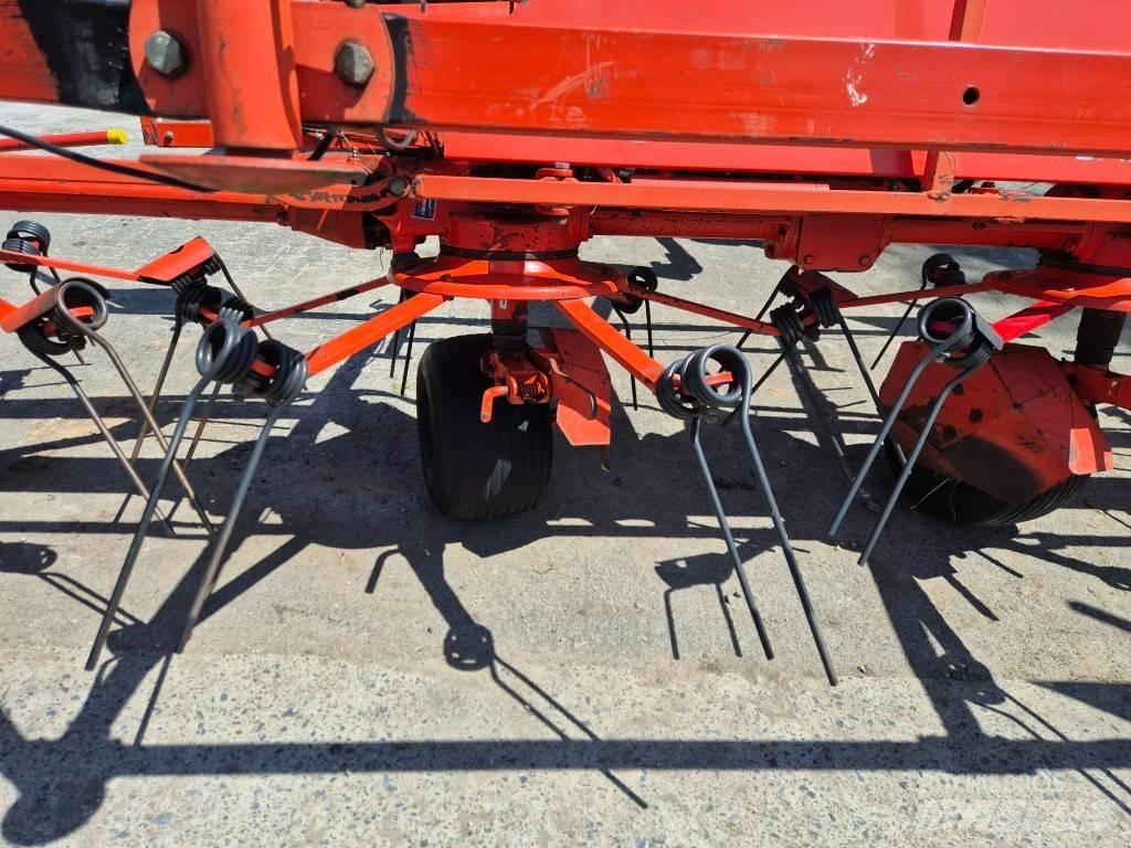 Kuhn GF 8501 MHO Raker og høyvendere
