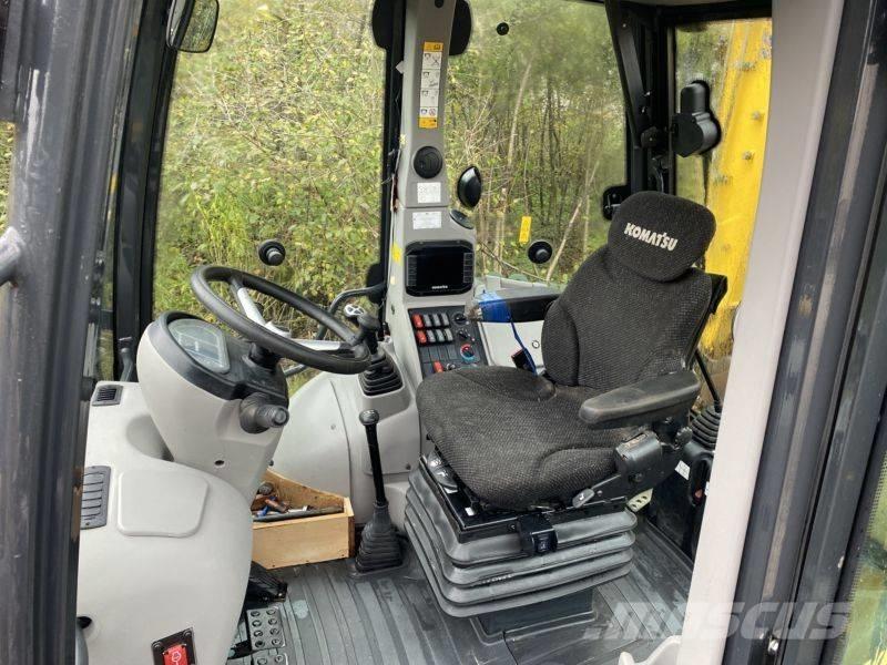 Komatsu WB 93 R-8 Traktorgravere