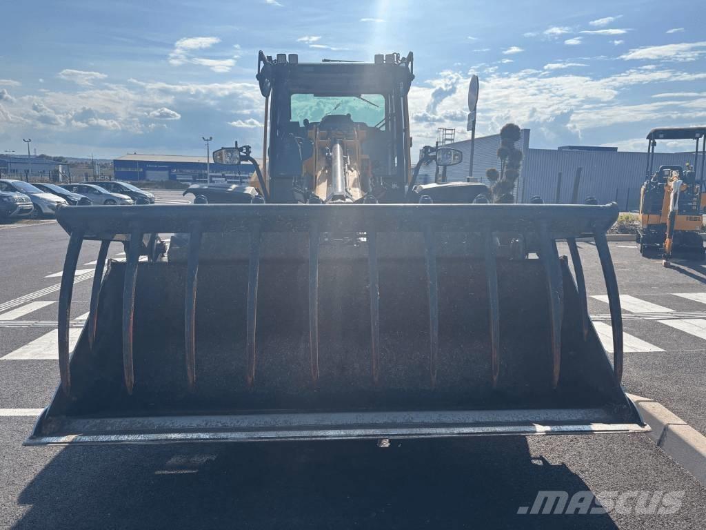 JCB TM 320 S Teleskoplastere for Landbruk