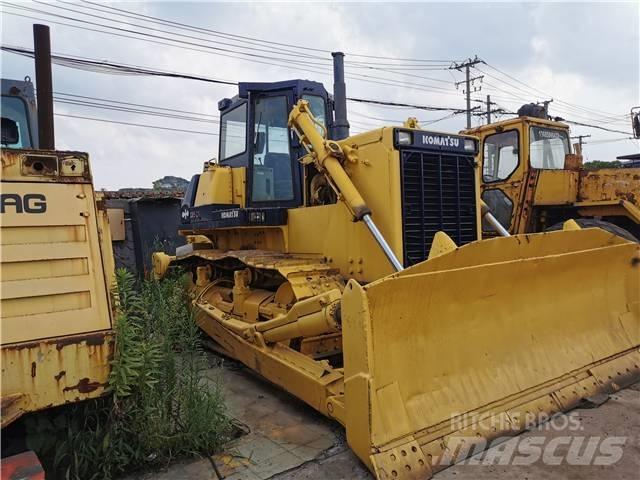 Komatsu D85-21 Dozere Beltegående