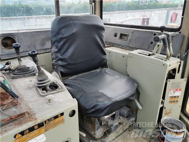 Komatsu D85-21 Dozere Beltegående
