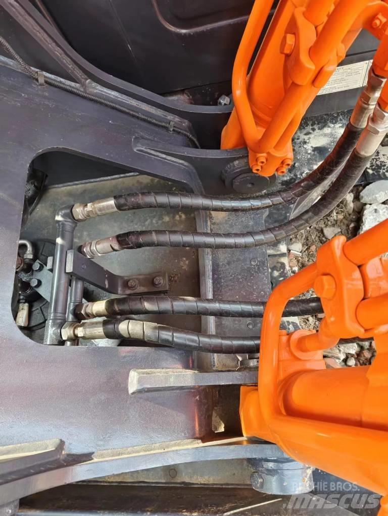 Hitachi ZX 200 Beltegraver