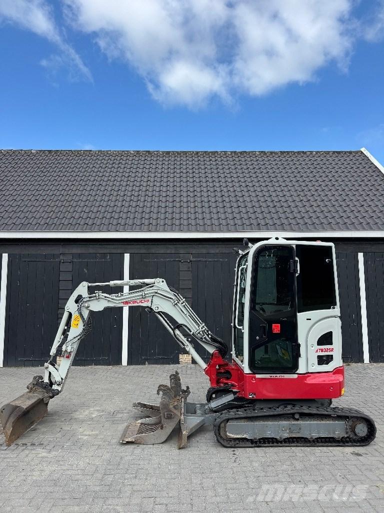 Takeuchi TB 325 R Minigravere <7t