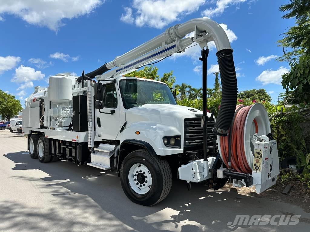 Freightliner 114 SD Slamsugere