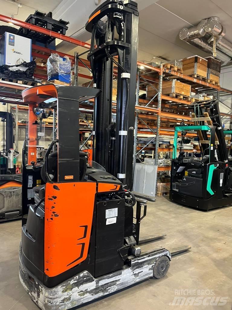 Rocla HX 14 F Skyvemasttruck