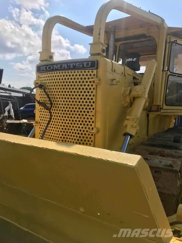 Komatsu D 85 A-12 Dozere Beltegående