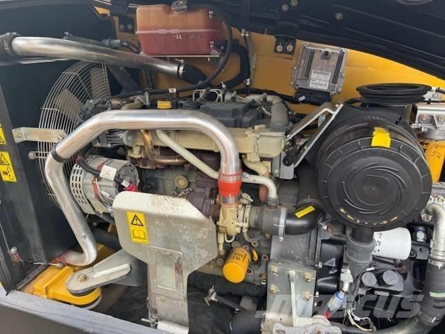 CAT TH 414 Teleskoplastere