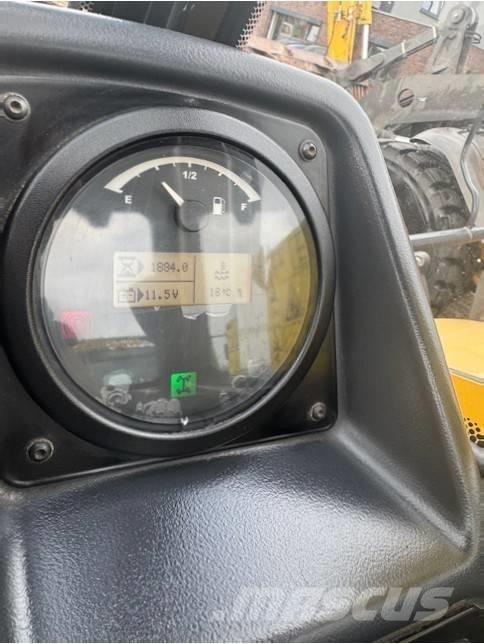 CAT TH 414 Teleskoplastere