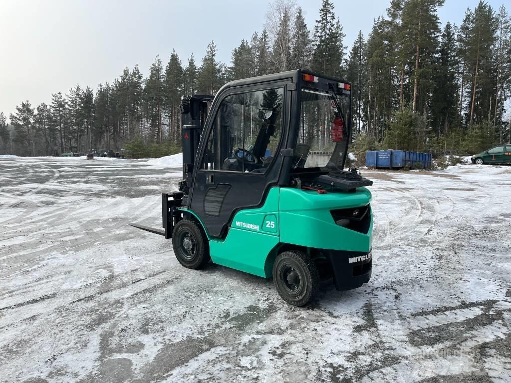 Mitsubishi FD25NT Diesel Trucker