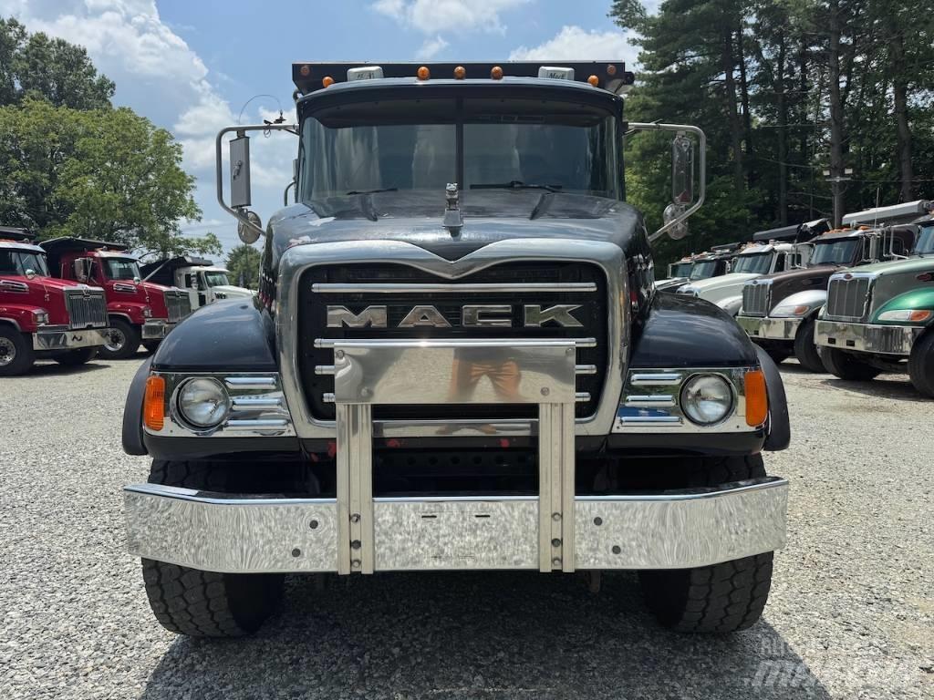Mack Granite CV 713 Tippbil
