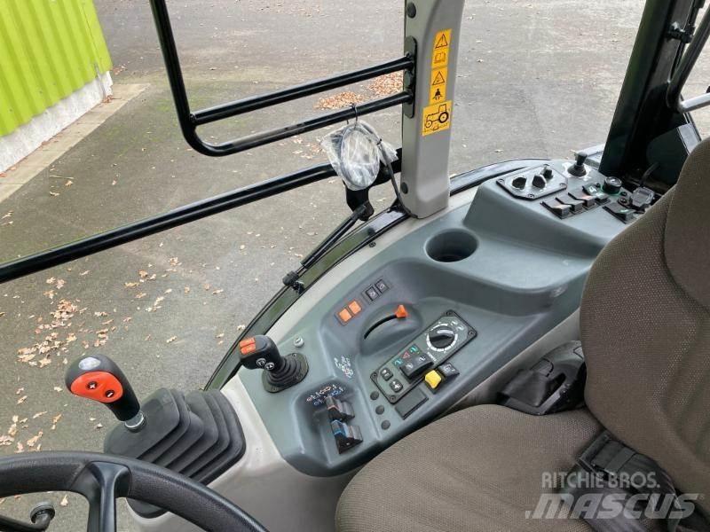 CLAAS NEXOS 240 M Traktorer