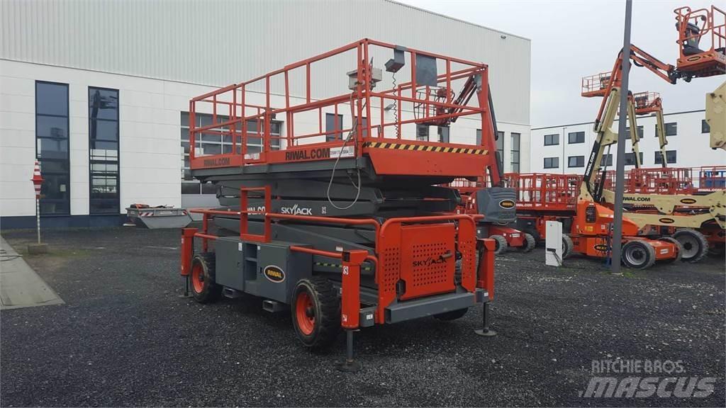 SkyJack 9250RT Sakselifter