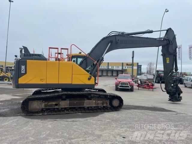 Volvo EC 250 EL Beltegraver