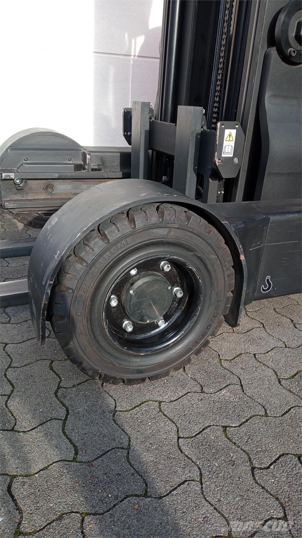 Toyota RRE160HR Skyvemasttruck