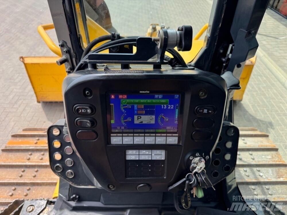 Komatsu D37PXi-24 Dozere Beltegående