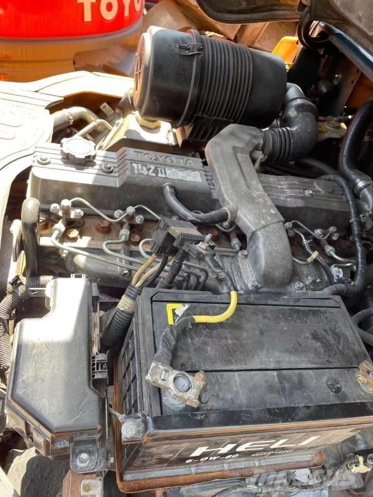 Toyota 5 ton Diesel Trucker