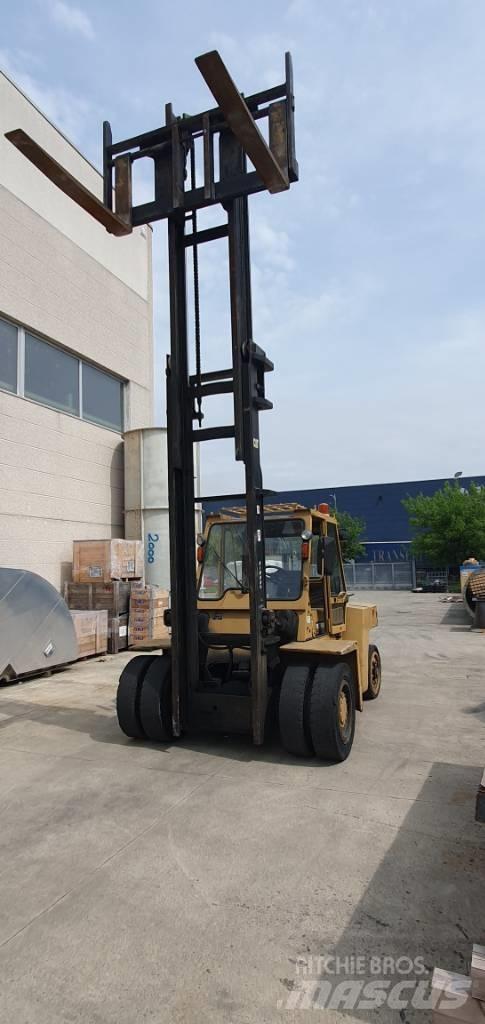 CAT DP 80 Diesel Trucker