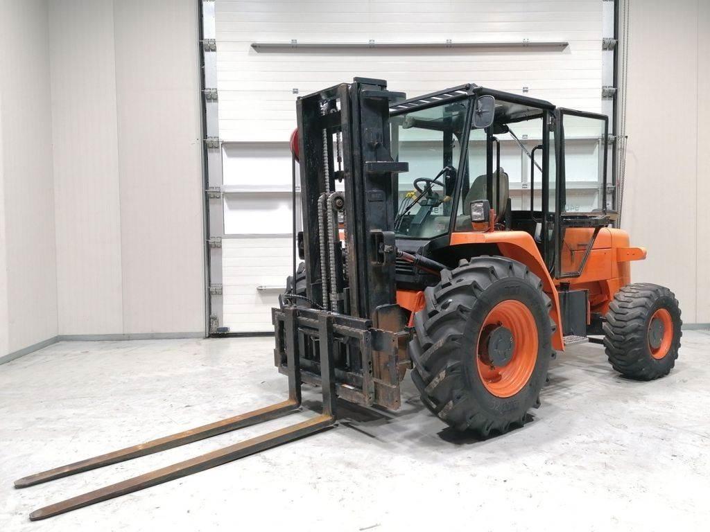 JCB 940 Terrenggående gaffeltruck